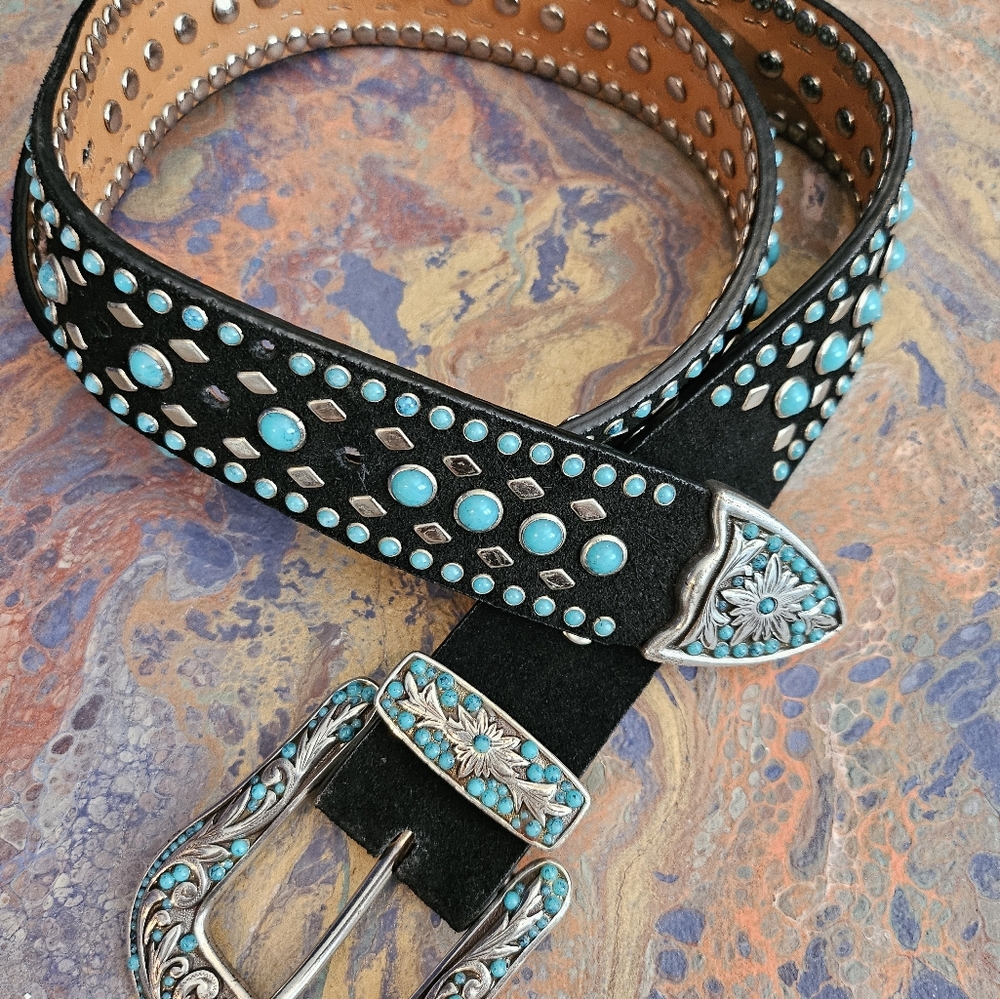 Black leather belt. Turquoise accents sz. Lg.